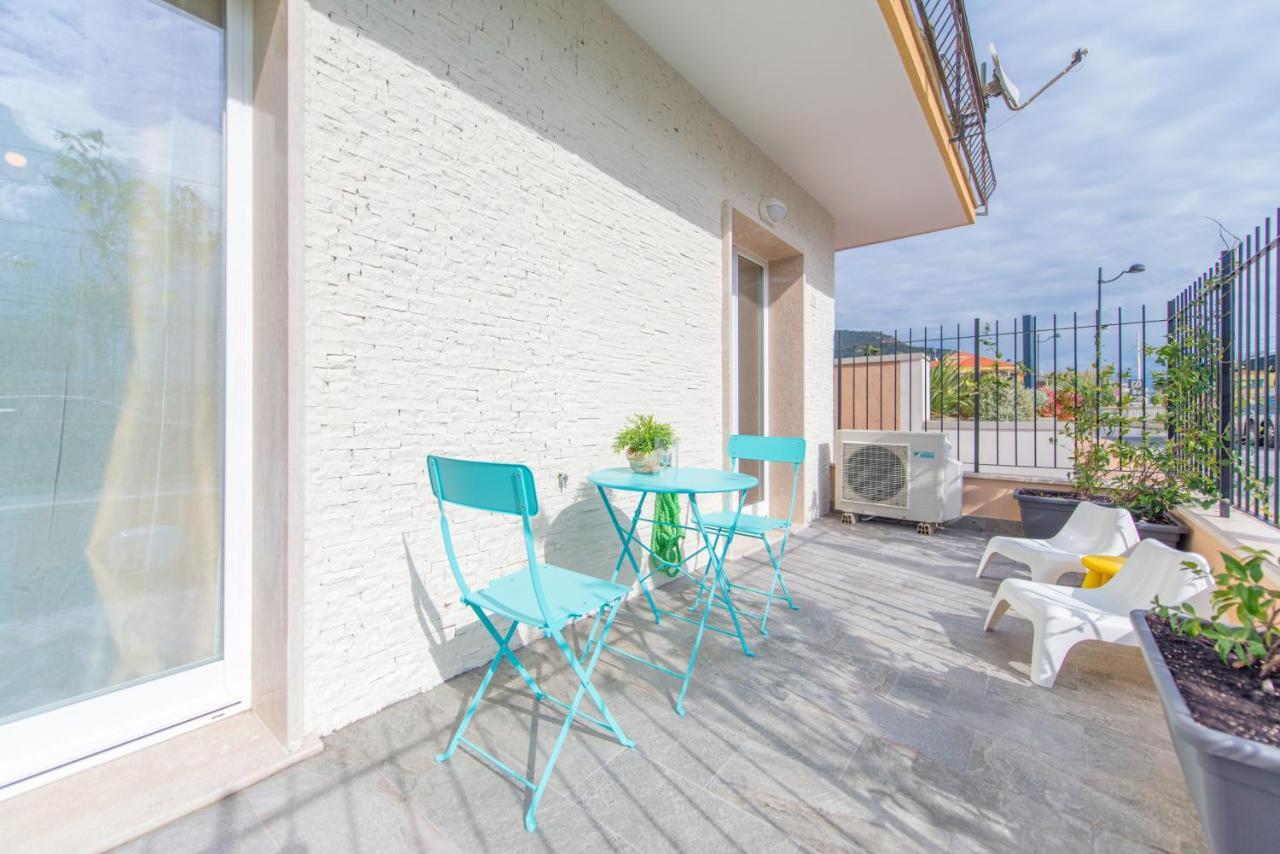 Babyaccommodation Family Comfort Ll Pietra Ligure Exteriör bild